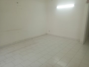 Room in 3 BHK Apartment at Karanvir Towers, Sector 52 – for Rent