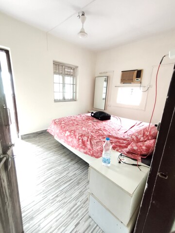 Bedroom in 1.5 BHK Apartment at Worli Sneha CHS, Worli – for Rent