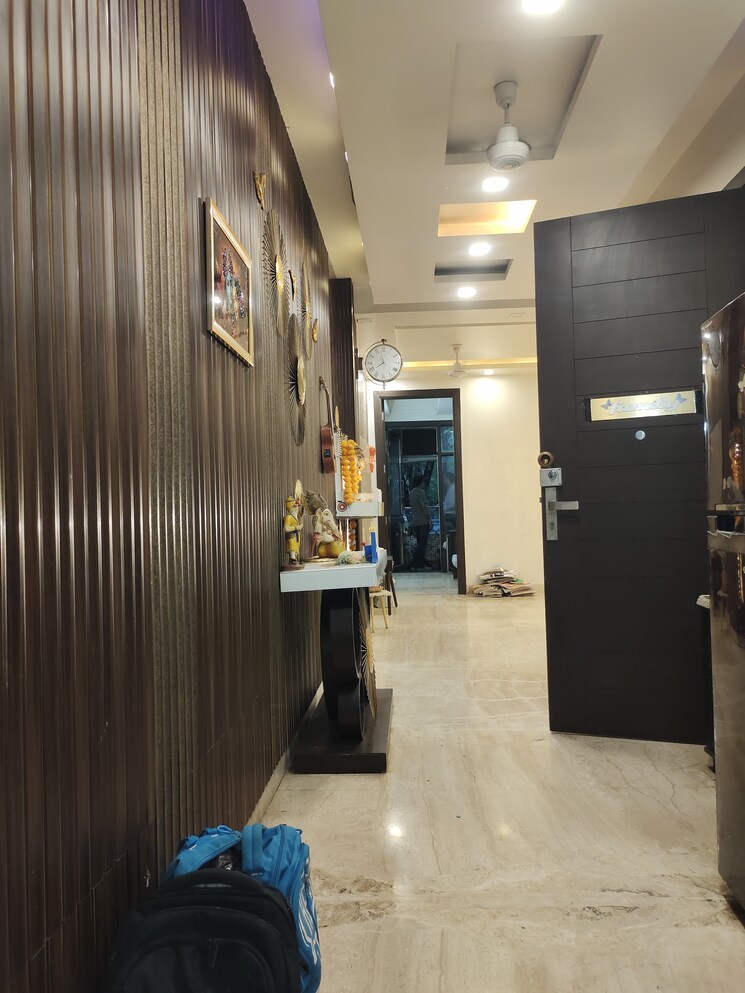 Gym, lajpat nagar 4 2 Bedroom 900 Sq.Ft. Builder Floor In Lajpat Nagar 4 Delhi 8969767