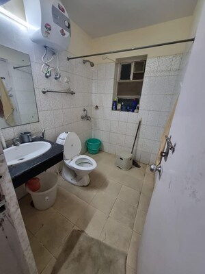 Team Area in 4 BHK Apartment at DLF Belvedere Towers, Sector 24 – for Sale