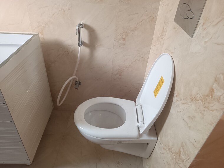 Bathroom, amrapali-heartbeat-city 4 Bedroom 3235 Sq.Ft. Apartment In Sector 107 Noida 8969875