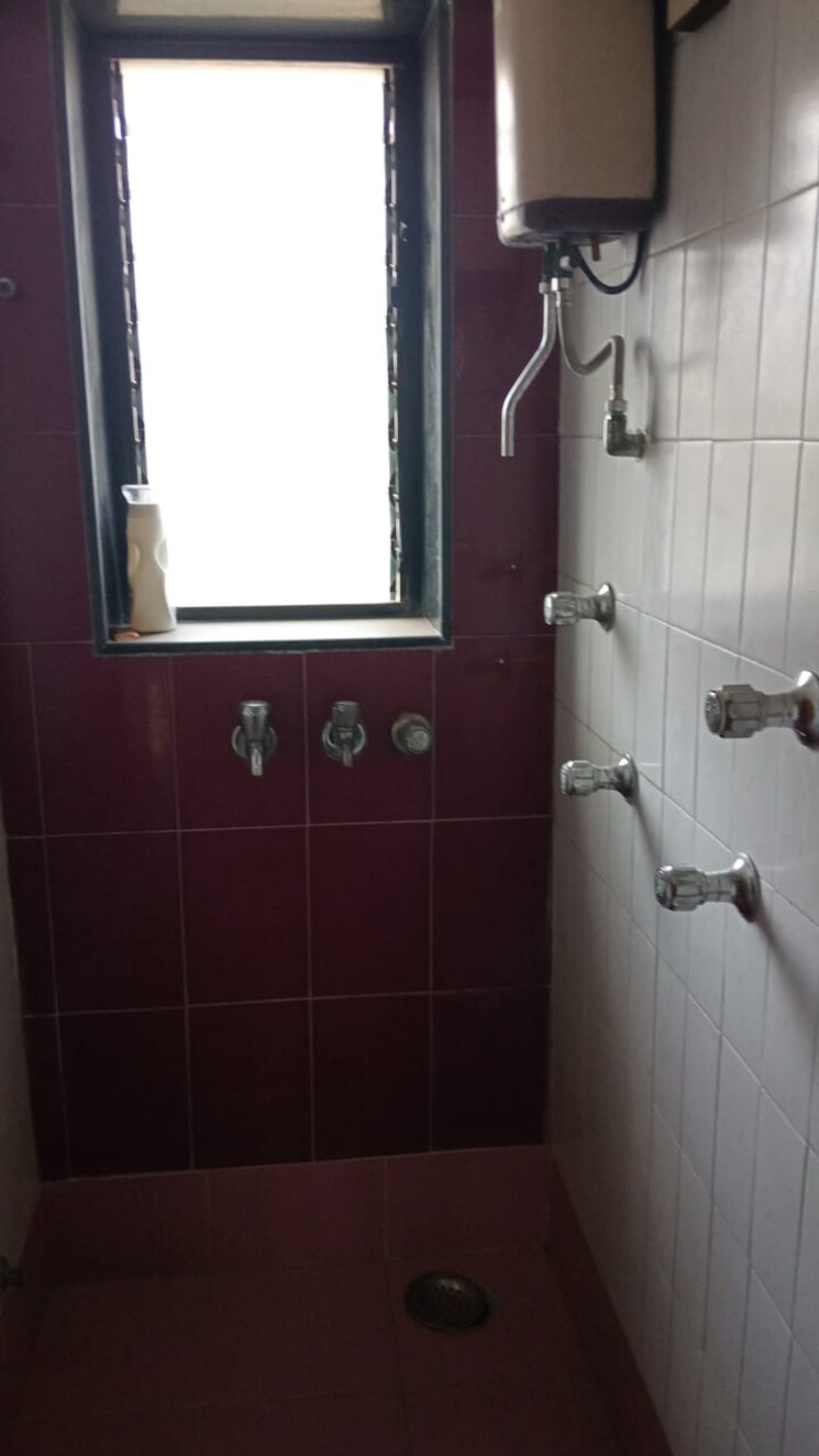 Bathroom, business-arcade Commercial Office Space 1500 Sq.Ft. In Dadar West Mumbai 8969878