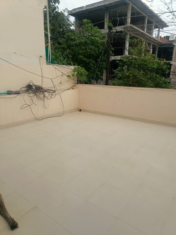 Balcony in 2 BHK Builder Floor at Sector 31 – for Rent
