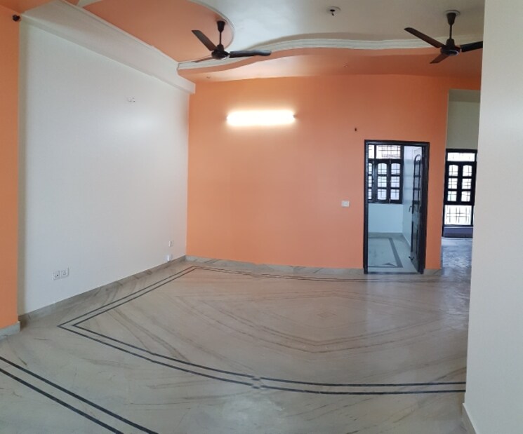 Room, sector 50 3 Bedroom 1650 Sq.Ft. Builder Floor In Sector 50 Noida 8969891