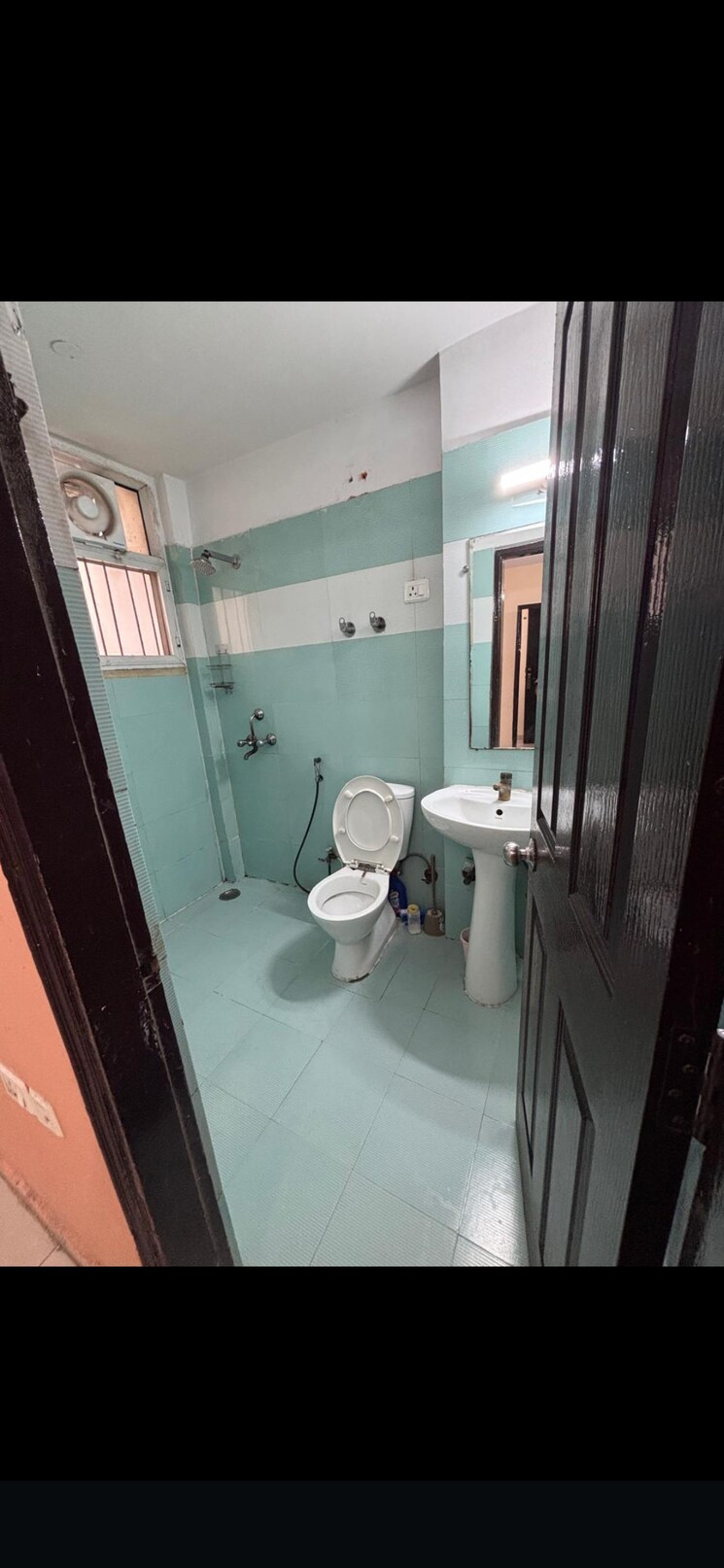 Bathroom, prateek-wisteria 4 Bedroom 2115 Sq.Ft. Apartment In Sector 77 Noida 8969907