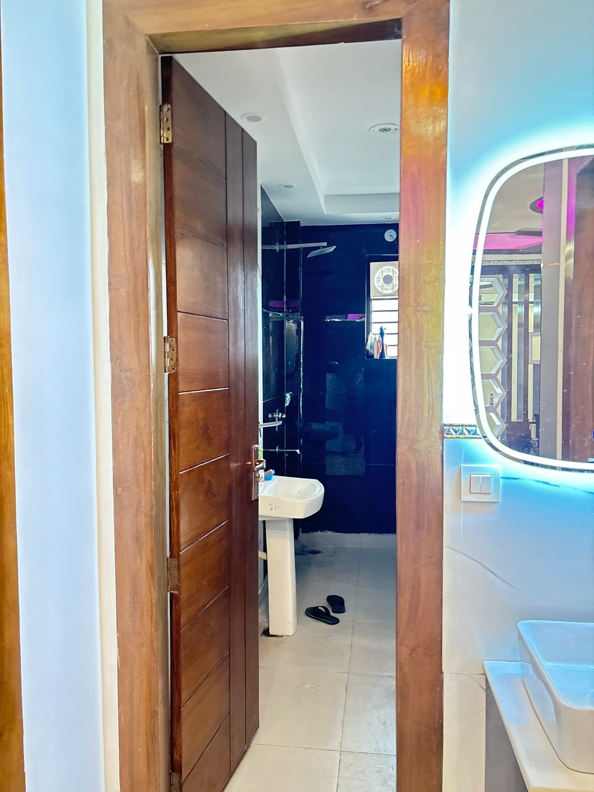 3 BHK + Servant Room Builder Floor For Rent in Parklands