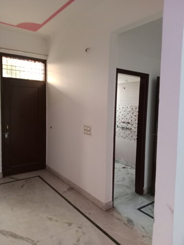 Room in 2 BHK Builder Floor at Sector 6 – for Rent