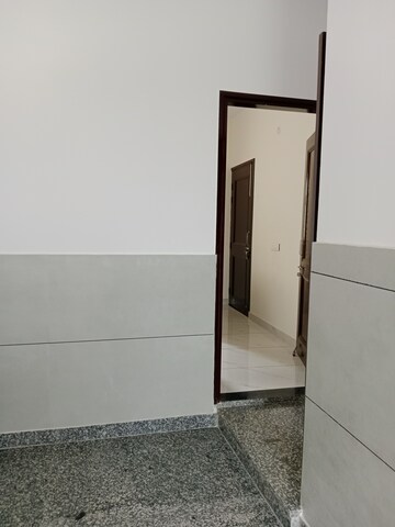 Room in 2 BHK Builder Floor at Sector 6 – for Rent
