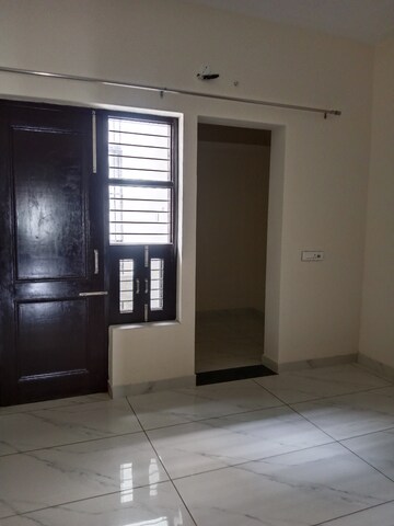 Room in 2 BHK Builder Floor at Sector 6 – for Rent