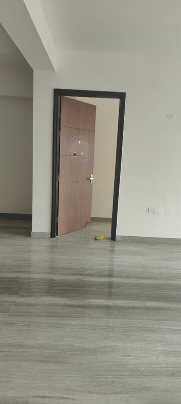 Room in 3 BHK Apartment at Adani Samsara Vilasa, Sector 63 – for Rent
