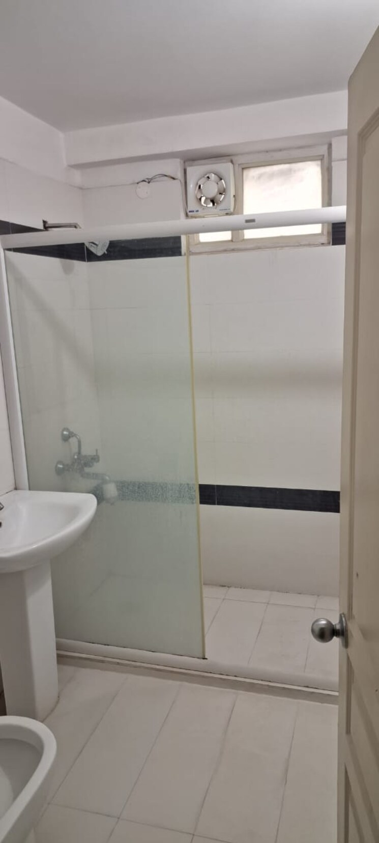 Bathroom, niharika-signature 4 Bedroom 2800 Sq.Ft. Apartment In Gachibowli Hyderabad 8969969