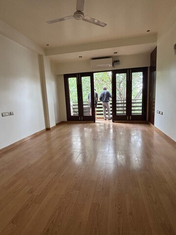 Room in 3 BHK Builder Floor at Anand Niketan – for Rent