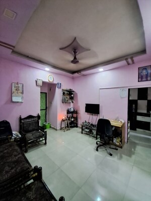 Team Area in 2 BHK Apartment at Kopar Khairane – for Sale