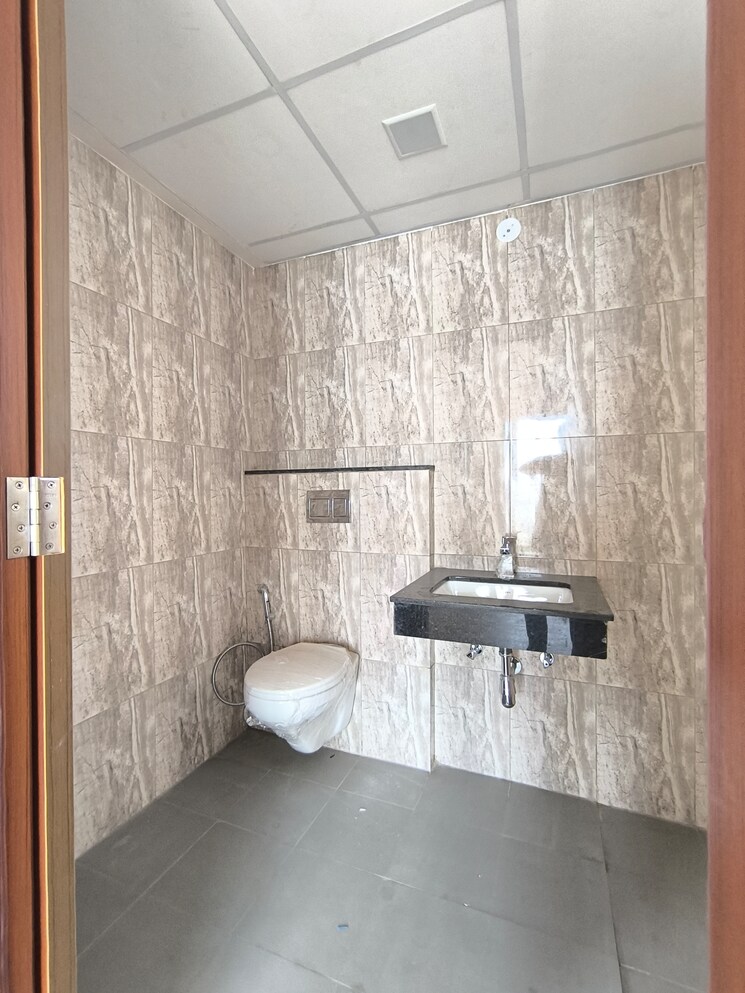 Bathroom, shapoorji-pallonji-joyville-phase-2 3 Bedroom 1692 Sq.Ft. Apartment In Sector 102 Gurgaon 8969982