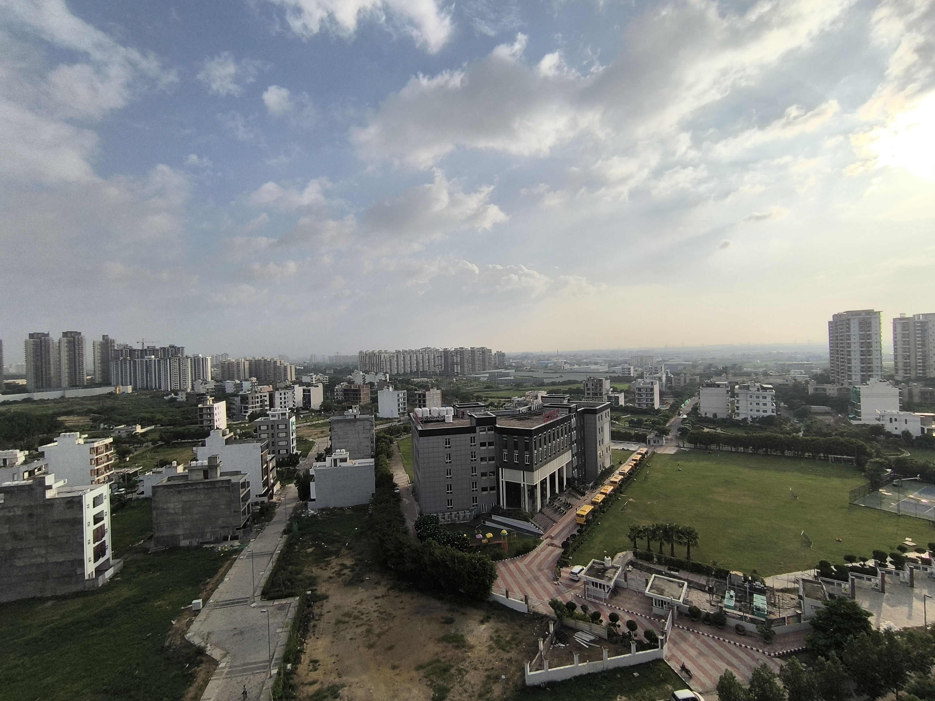 3 BHK + Servant Room,Extra Room Apartment For Rent in Shapoorji Pallonji Joyville Phase 2