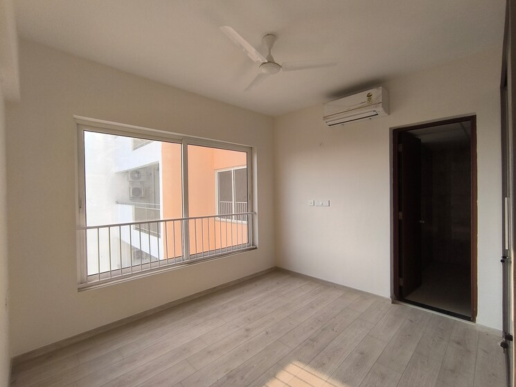 Room, shapoorji-pallonji-joyville-phase-2 3 Bedroom 1692 Sq.Ft. Apartment In Sector 102 Gurgaon 8969982