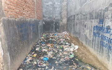 Plot For Sale in Dlf Ankur Vihar