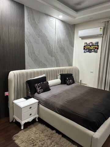 Team Area in 2.5 BHK Builder Floor at Sector 37 – for Rent