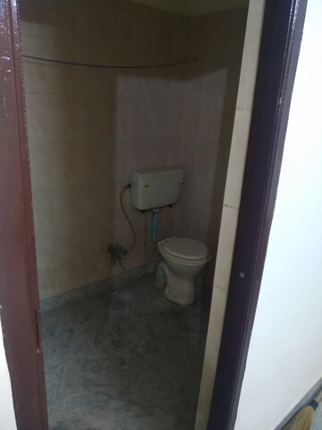 Bathroom in 1 BHK Builder Floor at Lajpat Nagar 4 – for Rent