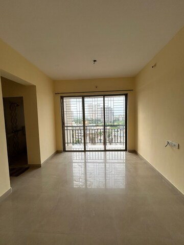 Room in 1 BHK Apartment at Horizon Height, Kasarvadavali – for Rent