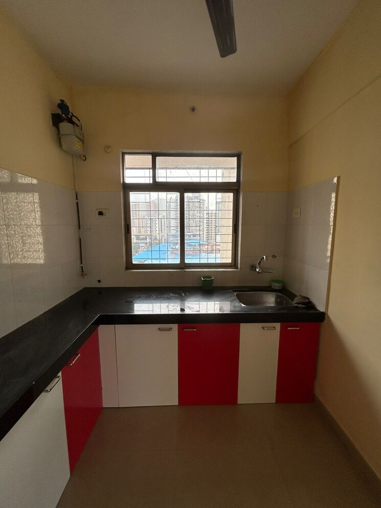 Kitchen, horizon-height 1 Bedroom 450 Sq.Ft. Apartment In Kasarvadavali Thane 8970236