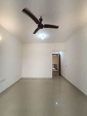 Room in 3 BHK Apartment at Rushi Tower, Andheri West – for Rent