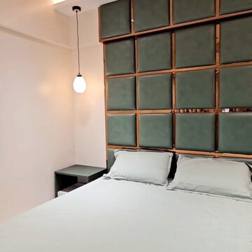 Room in 1 BHK Apartment at Kandivali West – for Sale