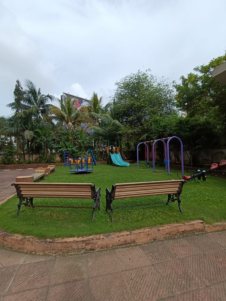 Garden, rushi-tower 3 Bedroom 2400 Sq.Ft. Apartment In Andheri West Mumbai 8970249