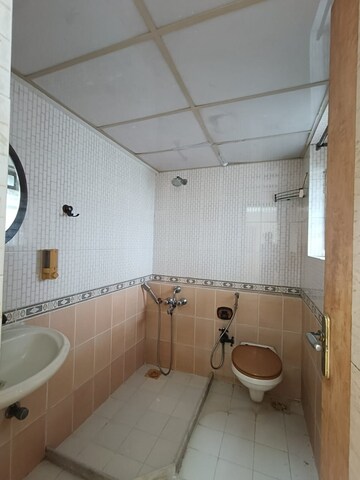 Bathroom in 3 BHK Apartment at Rushi Tower, Andheri West – for Rent
