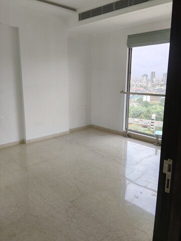 Room in 3 BHK Apartment at Adani Ten BKC, Bandra East – for Rent