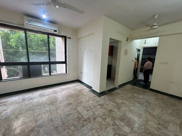 Room in 1 BHK Apartment at Hiranandani Estate Phoenix, Thane West – for Rent