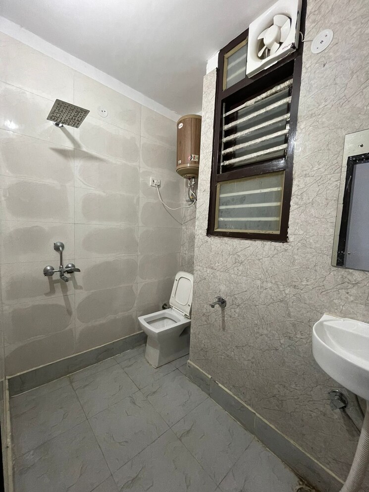 Bathroom, saket 1 Bedroom 700 Sq.Ft. Apartment In Saket Delhi 8970276