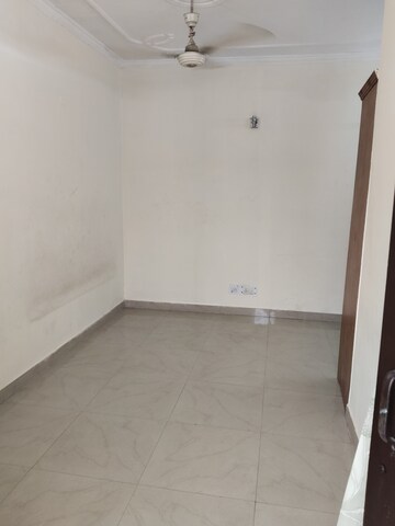 Room in 2 BHK Builder Floor at Sector 56 – for Rent