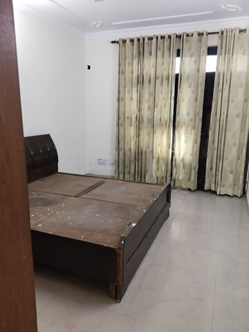 Room in 2 BHK Builder Floor at Sector 56 – for Rent