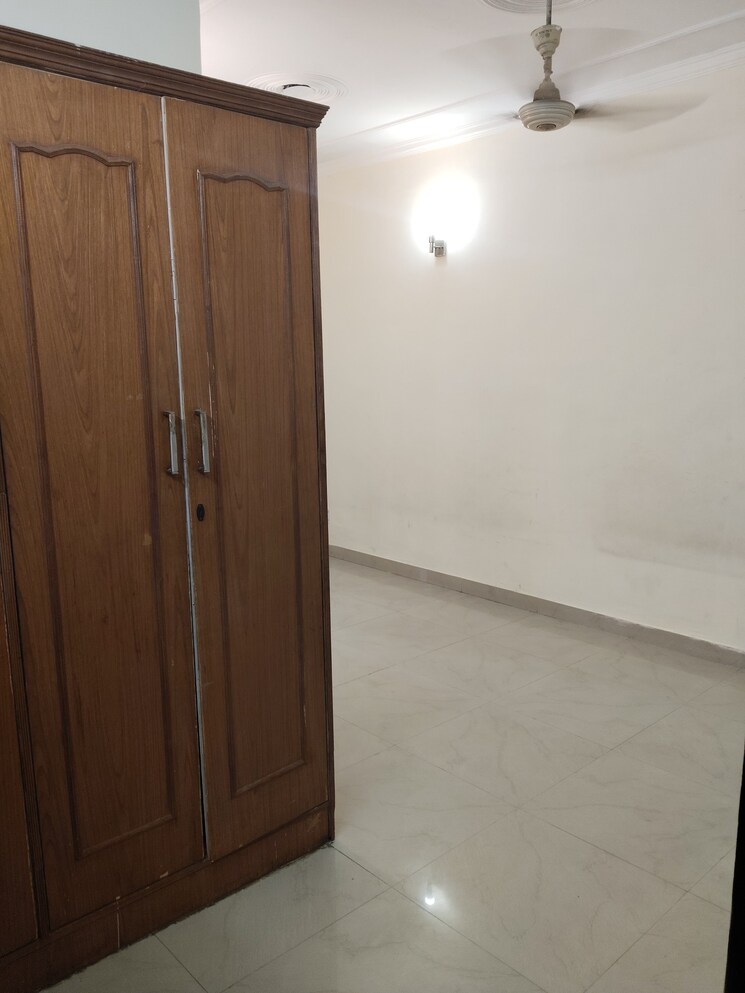 Room, sector 56 2 Bedroom 1800 Sq.Ft. Builder Floor In Sector 56 Gurgaon 8970296