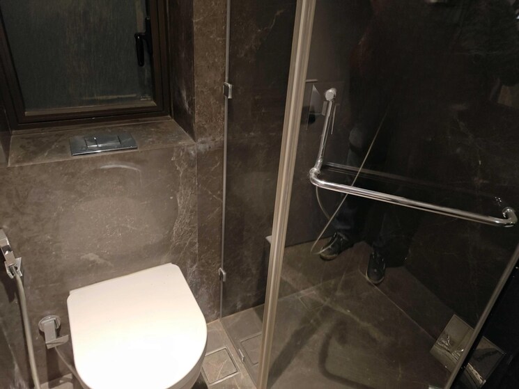 Bathroom, lodha-trump-tower 3 Bedroom 1327 Sq.Ft. Apartment In Worli Mumbai 8970307