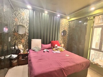 Bedroom in 4 BHK Apartment at Gaur City 1st Avenue, Sector 4 Greater Noida – for Rent