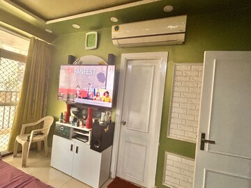 Team Area in 4 BHK Apartment at Gaur City 1st Avenue, Sector 4 Greater Noida – for Rent