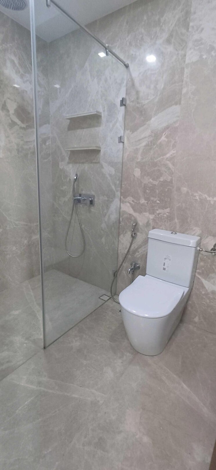 Bathroom, indiabulls-blu 3 Bedroom 1577 Sq.Ft. Apartment In Worli Mumbai 8970344