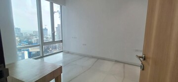 Room in 3 BHK Apartment at Indiabulls Blu, Worli – for Sale