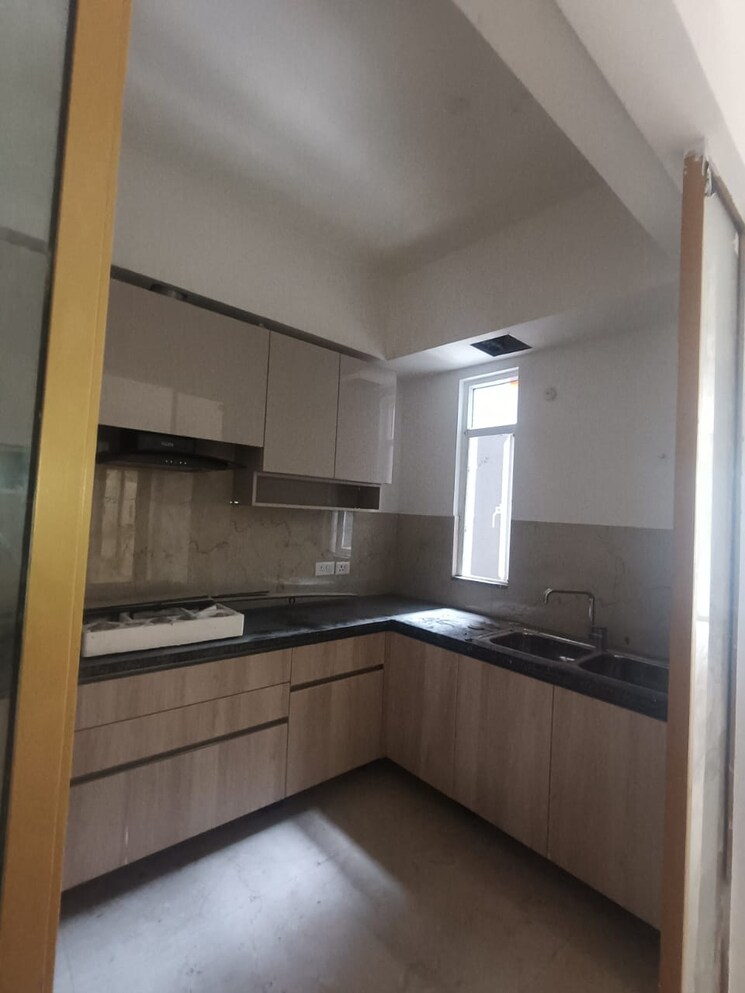 Kitchen, smart-world-orchard 3 Bedroom 1630 Sq.Ft. Apartment In Sector 61 Gurgaon 8970915