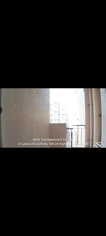 Room in 3 BHK Apartment at Land Craft Golf Links Apartment Phase 2, Pandav Nagar – for Sale