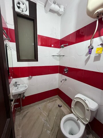Master Bedroom in 4 BHK Builder Floor at Builder Floor, Sector 28 – for Rent