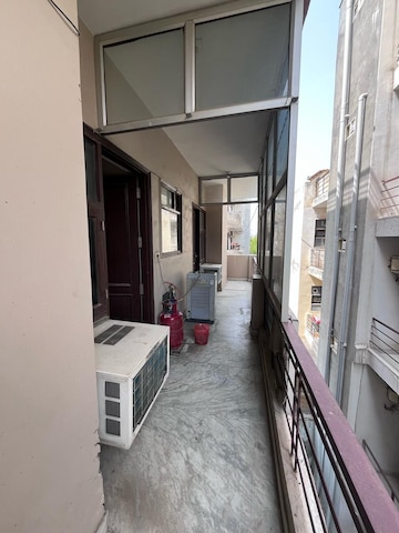 Building Lobby in 4 BHK Builder Floor at Builder Floor, Sector 28 – for Rent