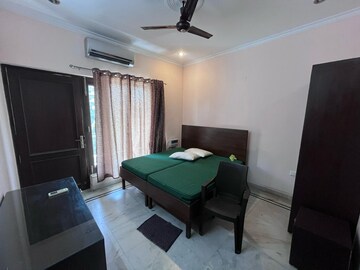 Team Area in 4 BHK Builder Floor at Builder Floor, Sector 28 – for Rent