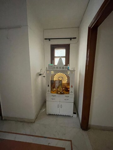 Building Lobby in 3 BHK Builder Floor at South City 1 – for Rent