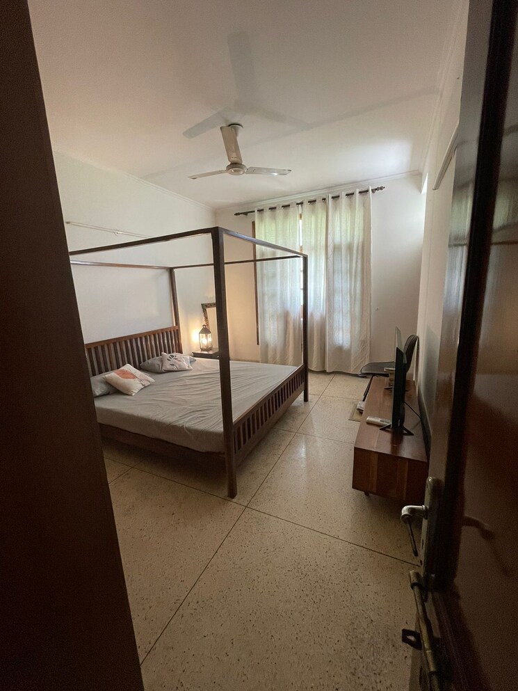 Kitchen, south city 1 3 Bedroom 240 Sq.Yd. Builder Floor In South City 1 Gurgaon 8970410