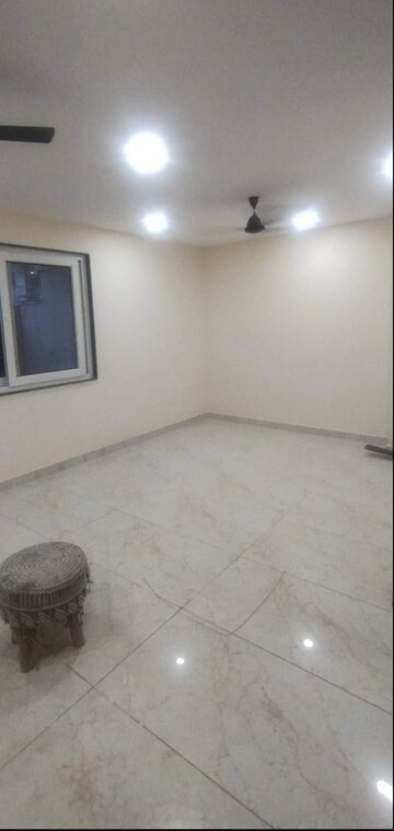 Room in 3 BHK Independent House at Sector 19 – for Rent