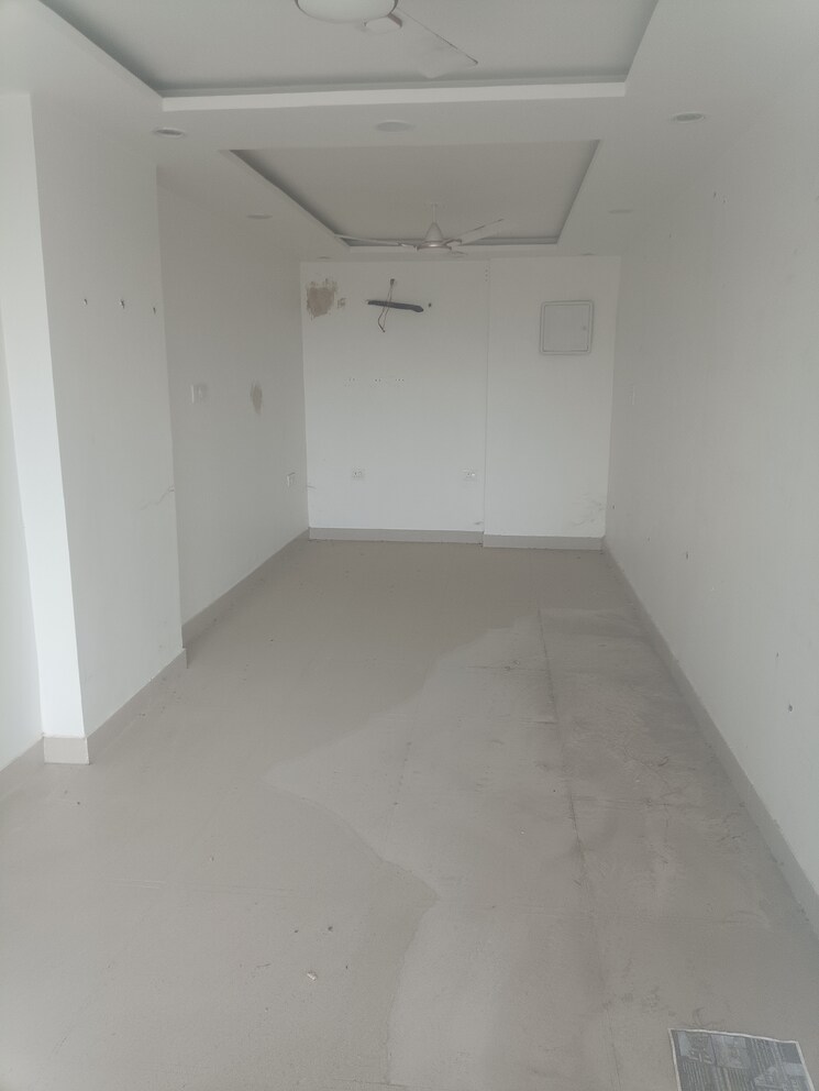 Room, sarvome-shree-homes Commercial Shop 360 Sq.Ft. In Sector 45 Faridabad 8970421