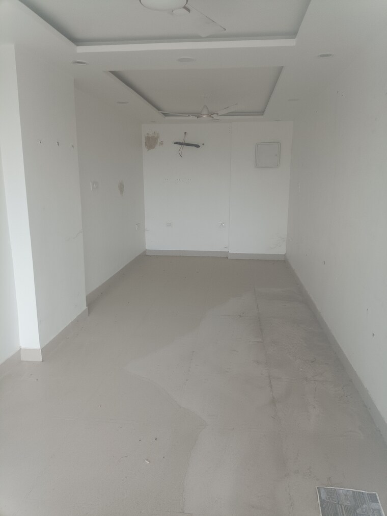 Room, sarvome-shree-homes Commercial Shop 360 Sq.Ft. In Sector 45 Faridabad 8970421